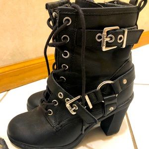 Guess lace up boots Size 6.5